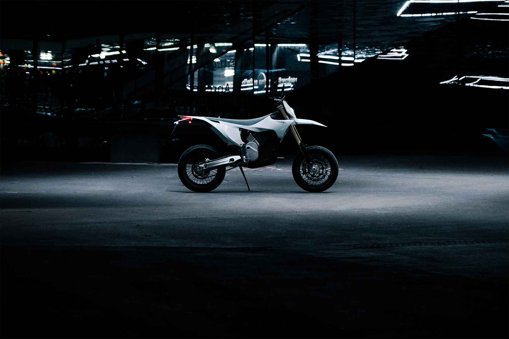 STARK VARG SM SUPERMOTO