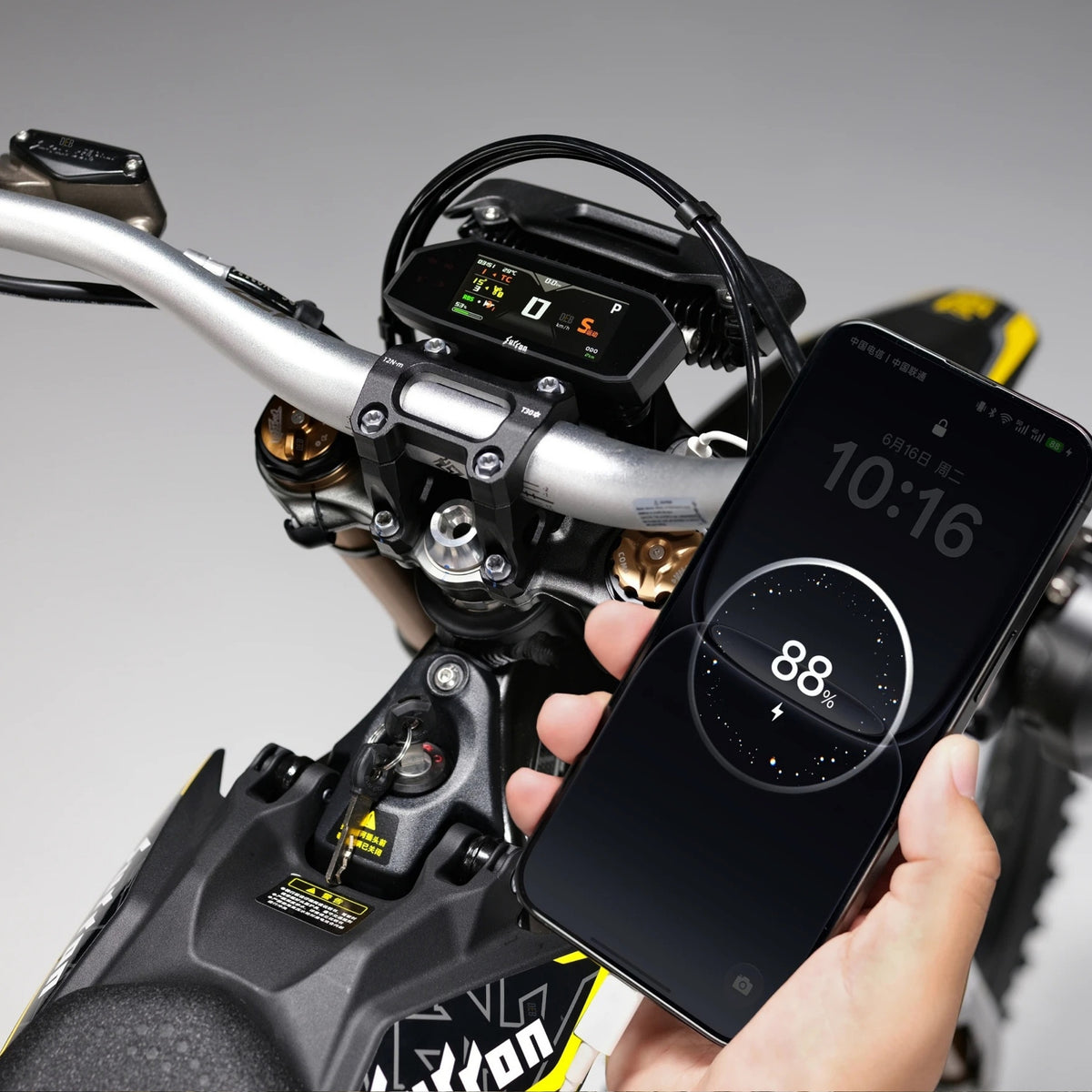 SUR-RON Light Bee 2 mit Display und Smartphone-App