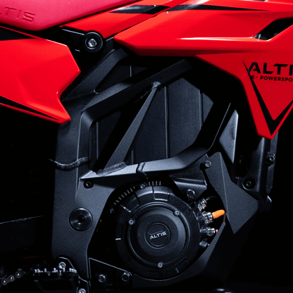 Altis Sigma Motor und Seitenverkleidung in Detailansicht