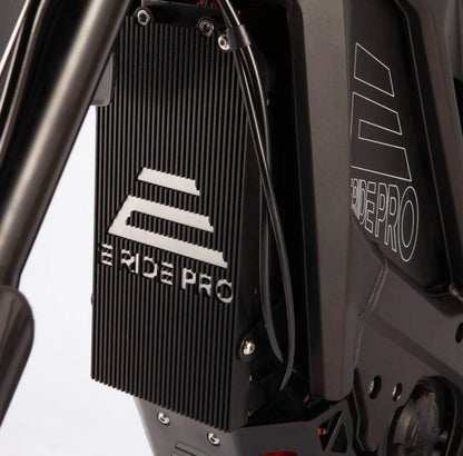 E-Ride Pro SR 25 kW Akku und Seitenverkleidung in Detailansicht