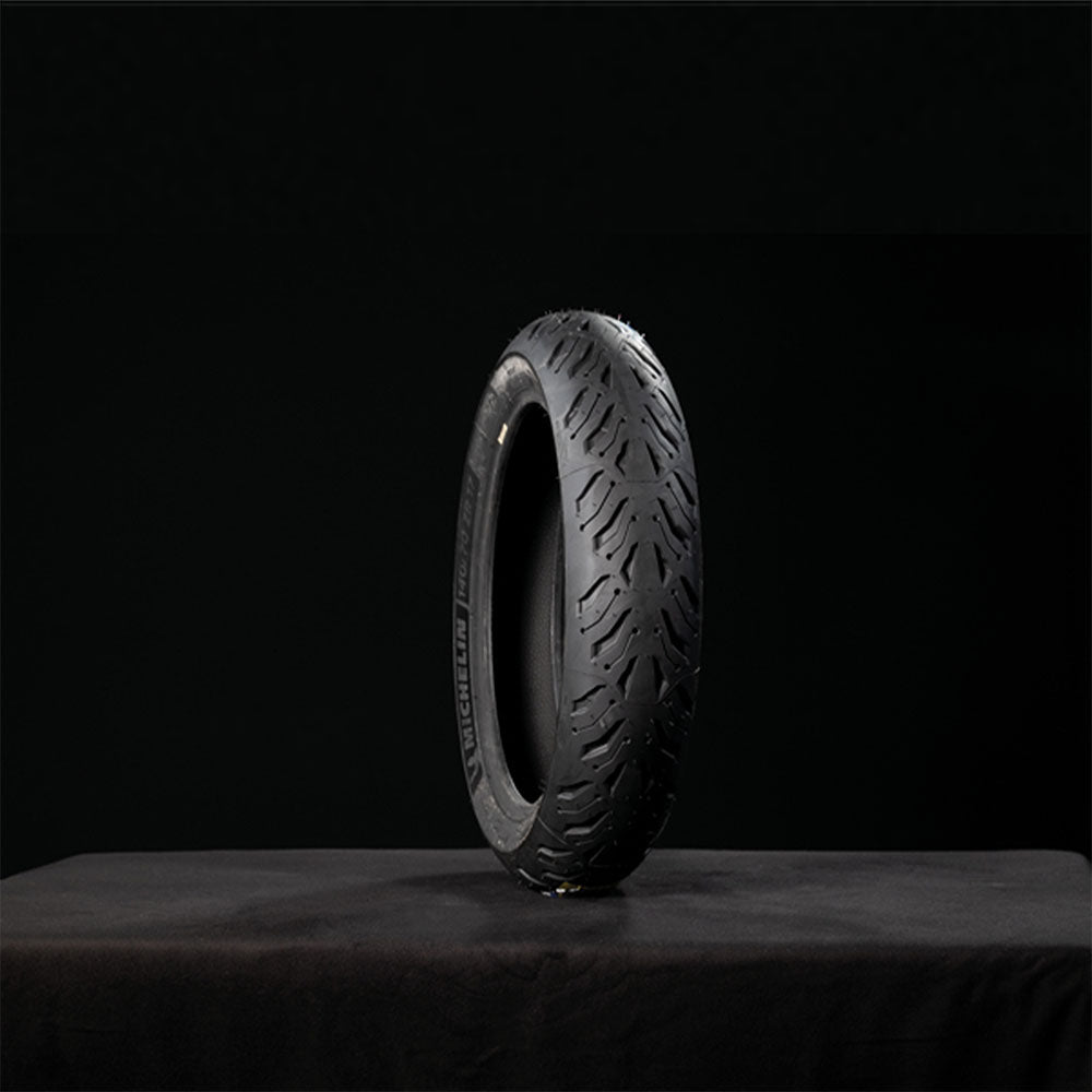 STARK VARG SM - Hinterreifen Michelin Road 6 140/70-17 66W